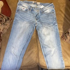 5R Hollister Light Wash Jeans
